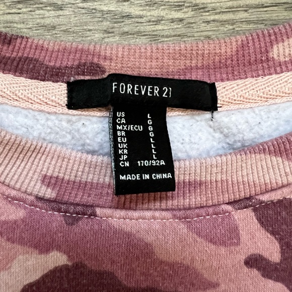 Forever 21 Pink Camo Crewneck - Picture 3 of 3